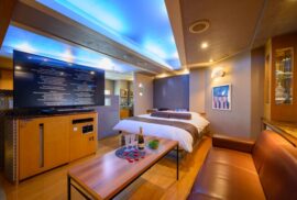 最大60インチの大型テレビで臨場感あふれるVOD見放題☆